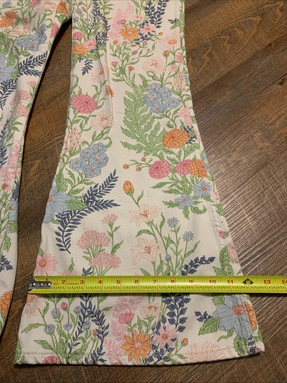 NEW Wrangler Wanderer 622 High-Rise Flare Jeans Wallflower Floral 26x30 Boho - Picture 2 of 11